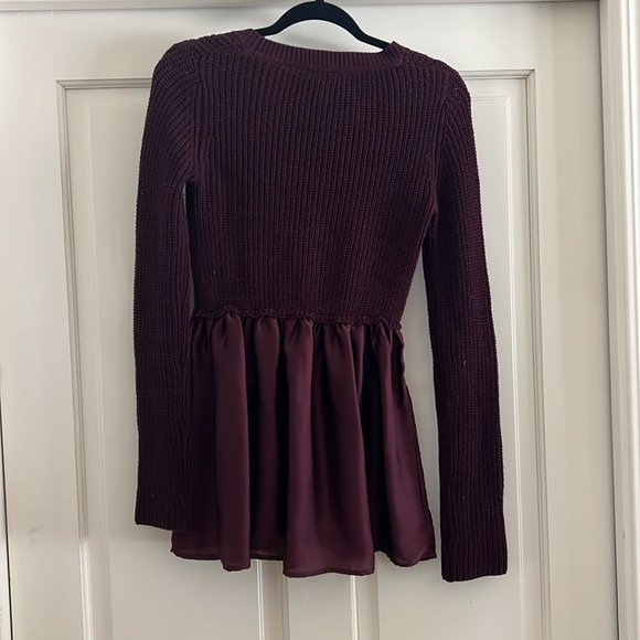 Burgundy top with knitted cardigan and silk bottom - Picture 6 of 7